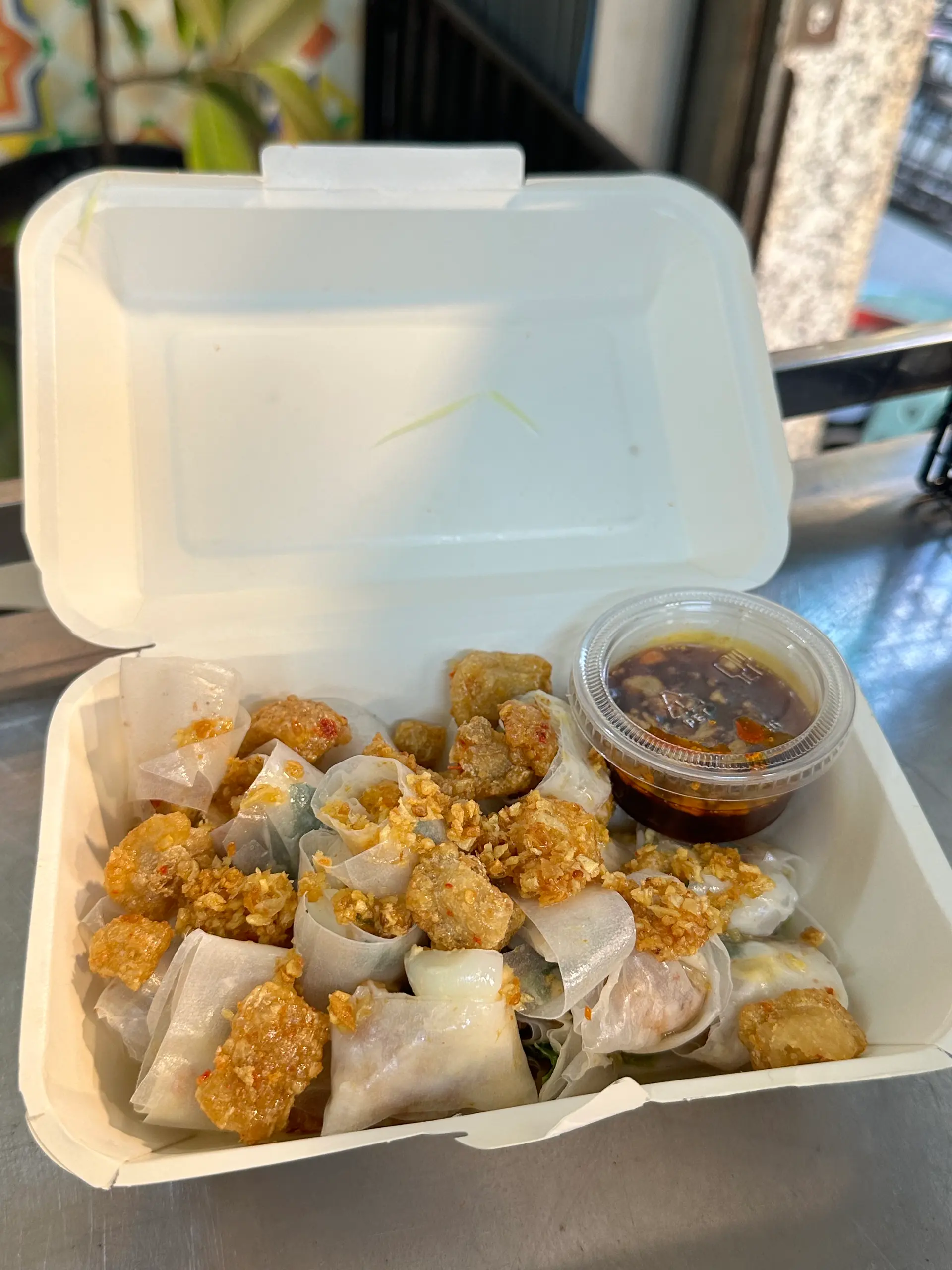 Hình ảnh Bánh tráng cuộn bơ tóp mỡ
