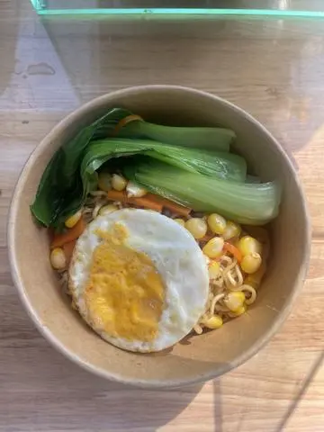 Hình ảnh Mì trộn Indomie trứng