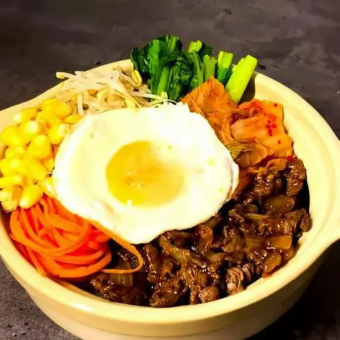 Hình ảnh Cơm trộn trứng chảy thịt bò