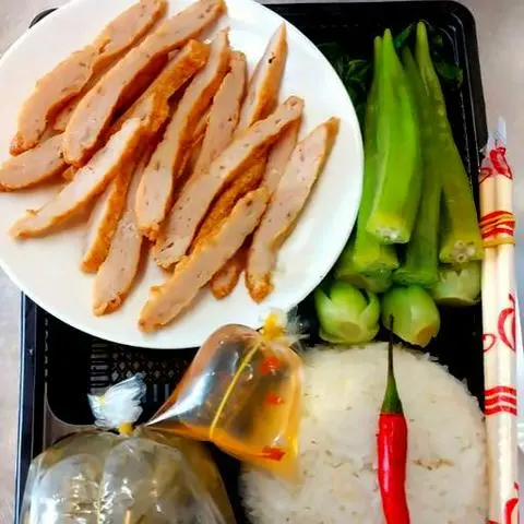 Hình ảnh Cơm chả cá chiên - mắm chua ngọt