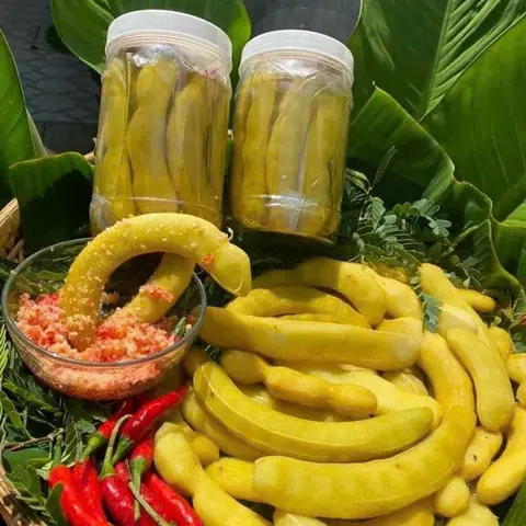 Hình ảnh Me Ngâm Tách Hạt - Hộp 500g