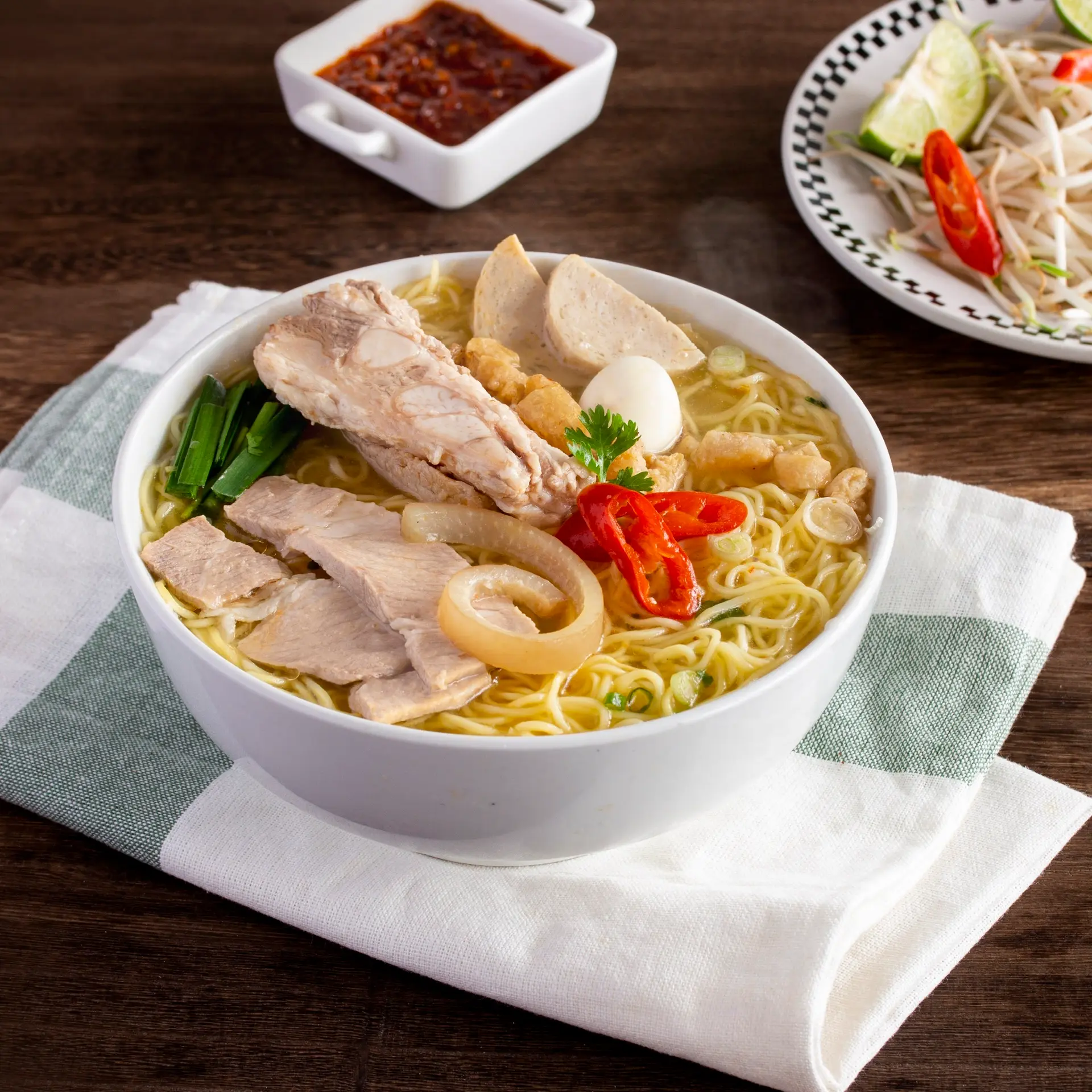 Hình ảnh Mì thập cẩm sườn sụn