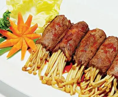 Hình ảnh Bò Cuộn Nấm Kim Châm 1 xiên