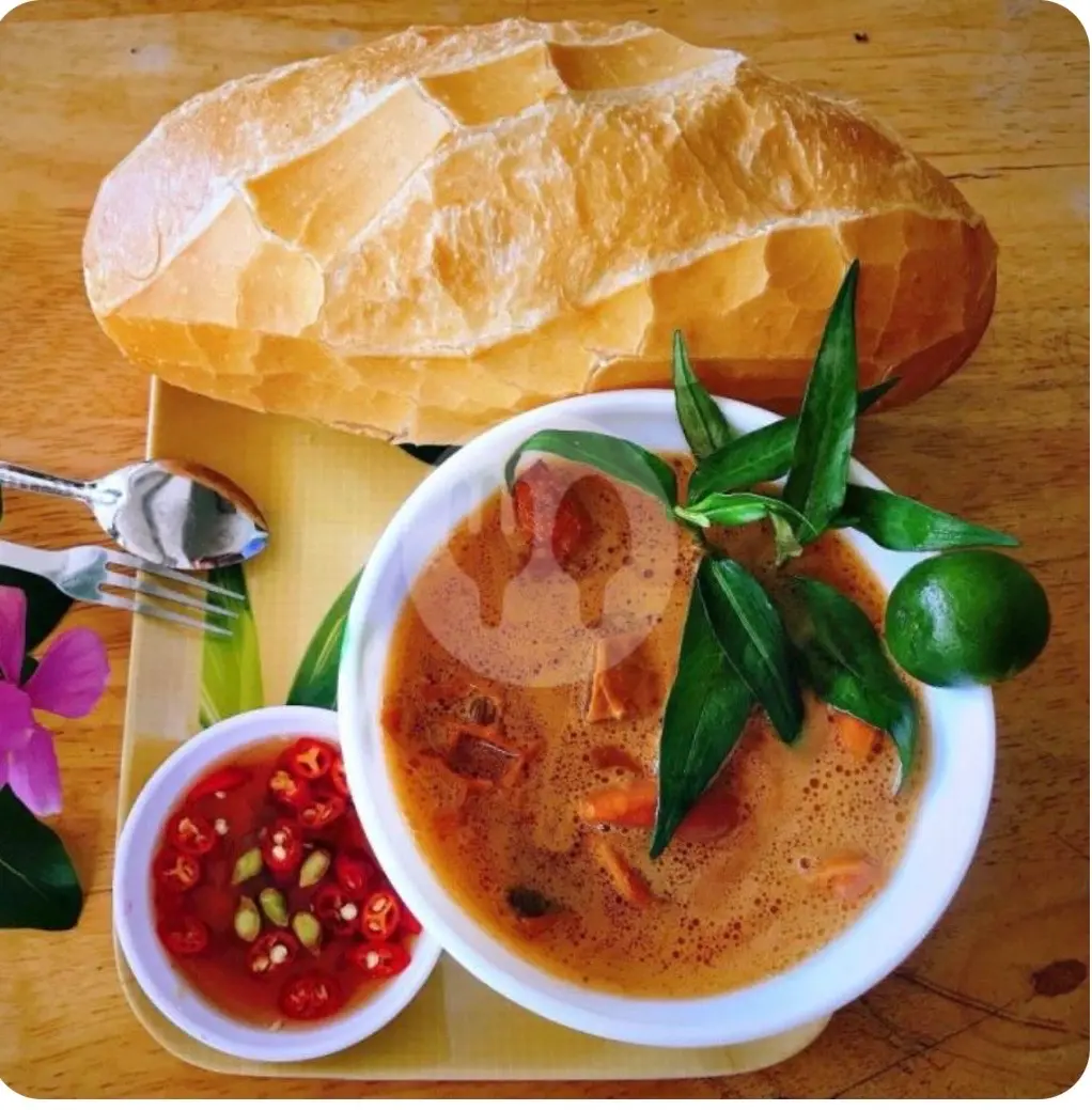 Hình ảnh Phá Lấu Bò 200Gr - kèm 1 Bánh mì (Dành cho nhóm 2 người)