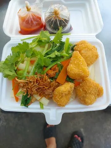 Hình ảnh nui xào gà viên +cá viên