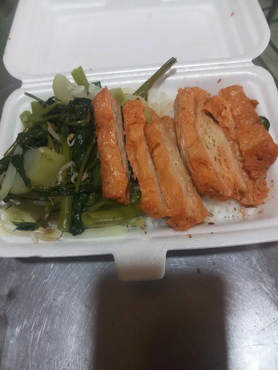 Hình ảnh cơm sườn non gram 
