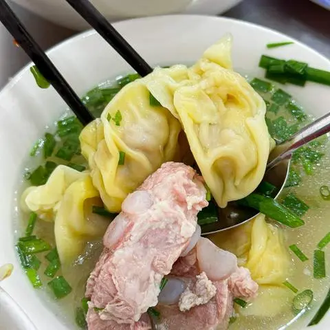 Hình ảnh Hoành thánh viên xương, bò viên, da heo, trứng cút, huyết 