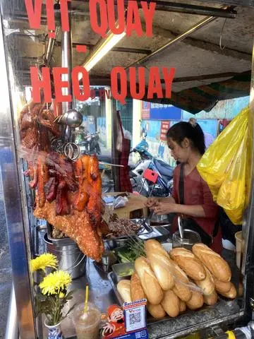 Hình ảnh bán mì phá lấu.1 ổ