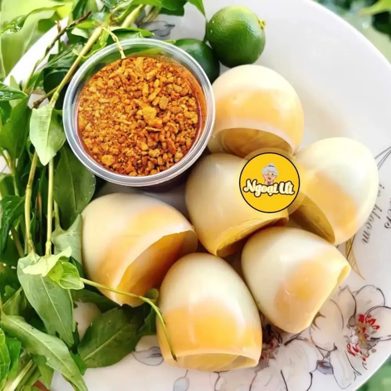 Hình ảnh Trứng Chấm SỐT MUỐI Bơ Hành Phi (Không Bánh Tráng)