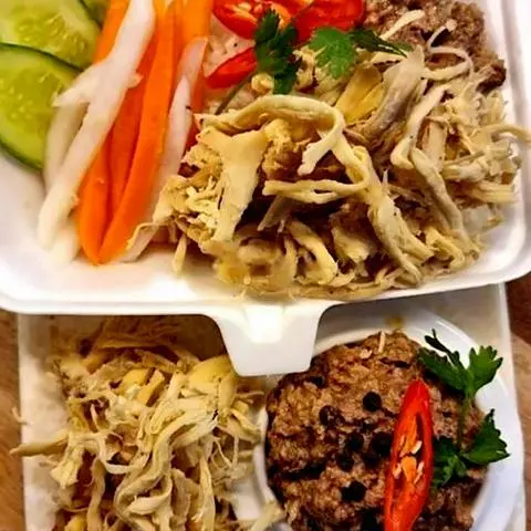 Hình ảnh  Xôi mặn pate gà xé