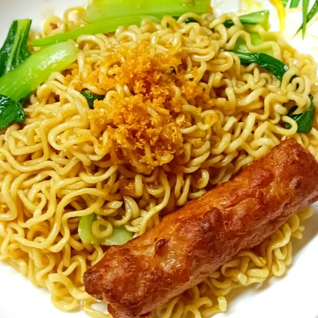 Hình ảnh Mì Trộn Nem Thịt 