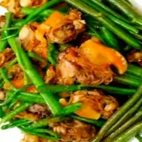 Hình ảnh Sò Sữa Xào Rau Muống