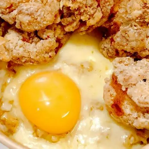 Hình ảnh Cơm cà ri Nhật gà giòn Tatsutaage phủ phô mai trứng lòng đào - Fried chicken cheese japanese curry r