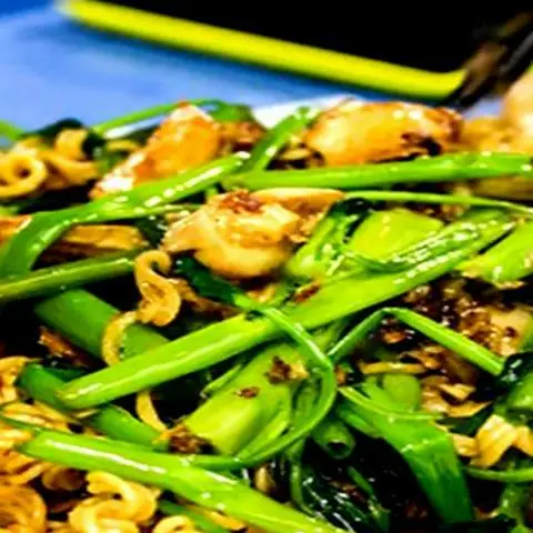 Hình ảnh Sò Sữa Xào Mì
