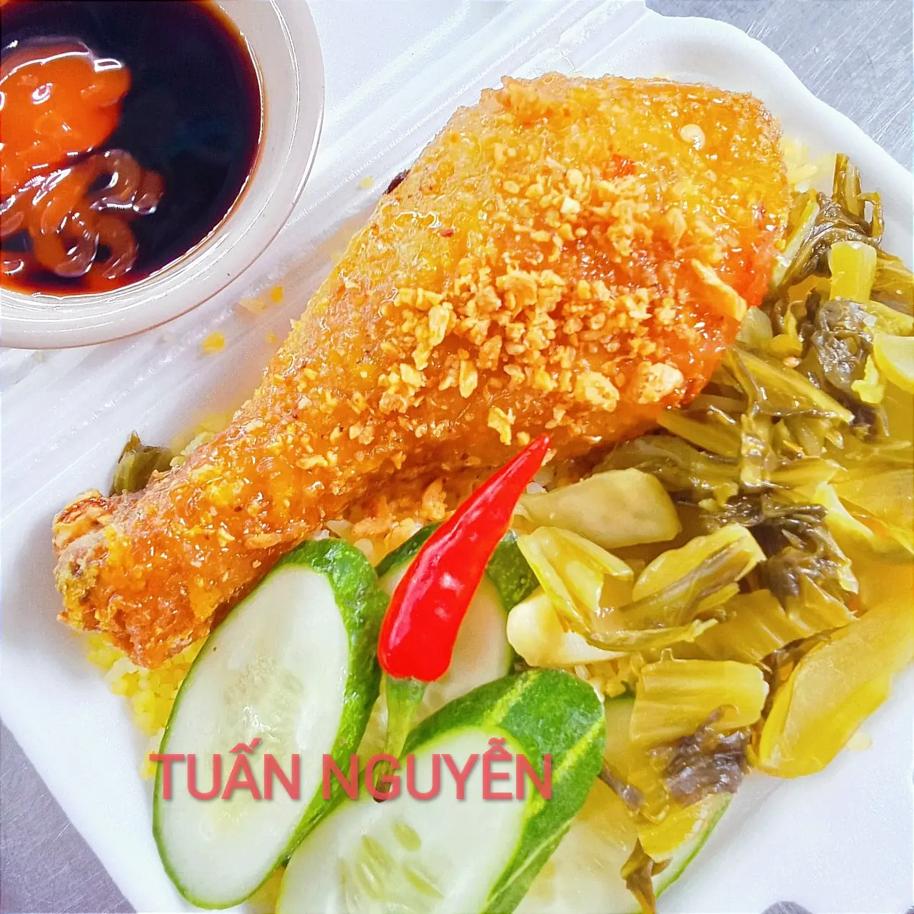 Hình ảnh CƠM CHIÊN ĐÙI SỐT THÁI CHUA NGỌT