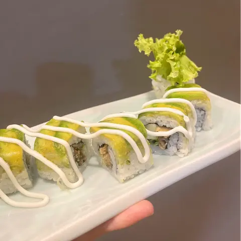 Hình ảnh Cuộn cá ngừ nướng phủ bơ