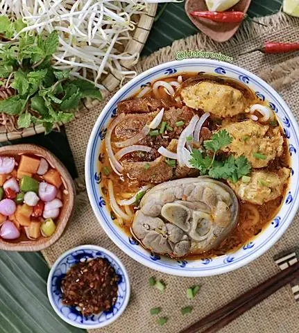 Hình ảnh Bún Bò TÁI - CHẢ CÂY
