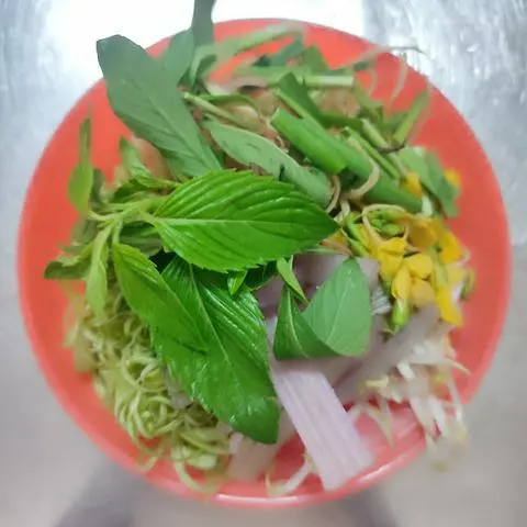 Hình ảnh RAU ĂN THÊM VỚI BÚN 