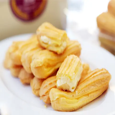 Hình ảnh Bánh Su Kem Vani hộp 5 cái