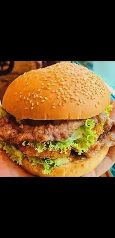 Hình ảnh Burger Bò Gà rán