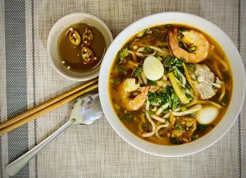 Hình ảnh Bánh canh chả cua Huế