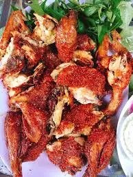 Hình ảnh 1 Con Gà Nướng Muối Ớt + 2 cái bánh bao 