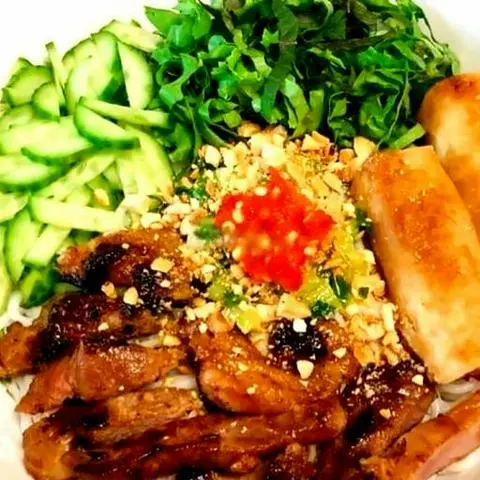 Hình ảnh Bún thịt nướng bì chả giò