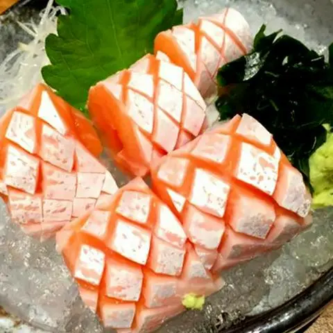 Hình ảnh Sashimi Bụng Cá Hồi - Belly Salmon Sashimi - 5pcs SH12
