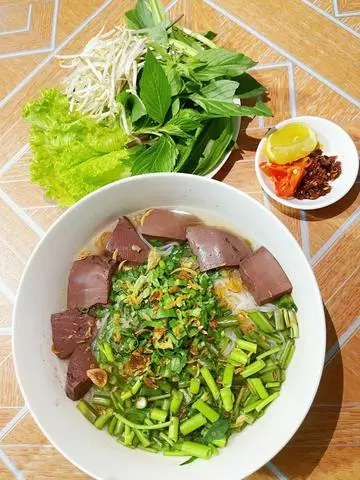 Hình ảnh HỦ TIẾU TOMYUM THÁI HUYẾT