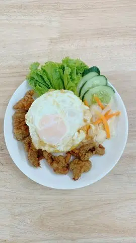 Hình ảnh Cơm da gà ốp la