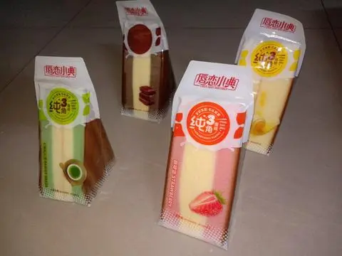 Hình ảnh bánh bông lan tam giác