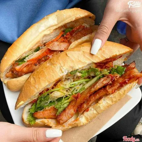 Hình ảnh Bánh Mì Nem Nướng
