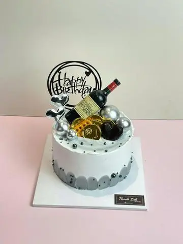 Hình ảnh Bánh kem nam/ rượu tiền sang trọng size 12-20cm