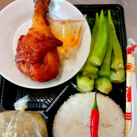 Hình ảnh Cơm đùi gà chiên