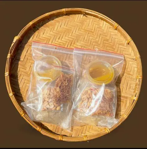 Hình ảnh Bánh tráng chấm muối béo mini