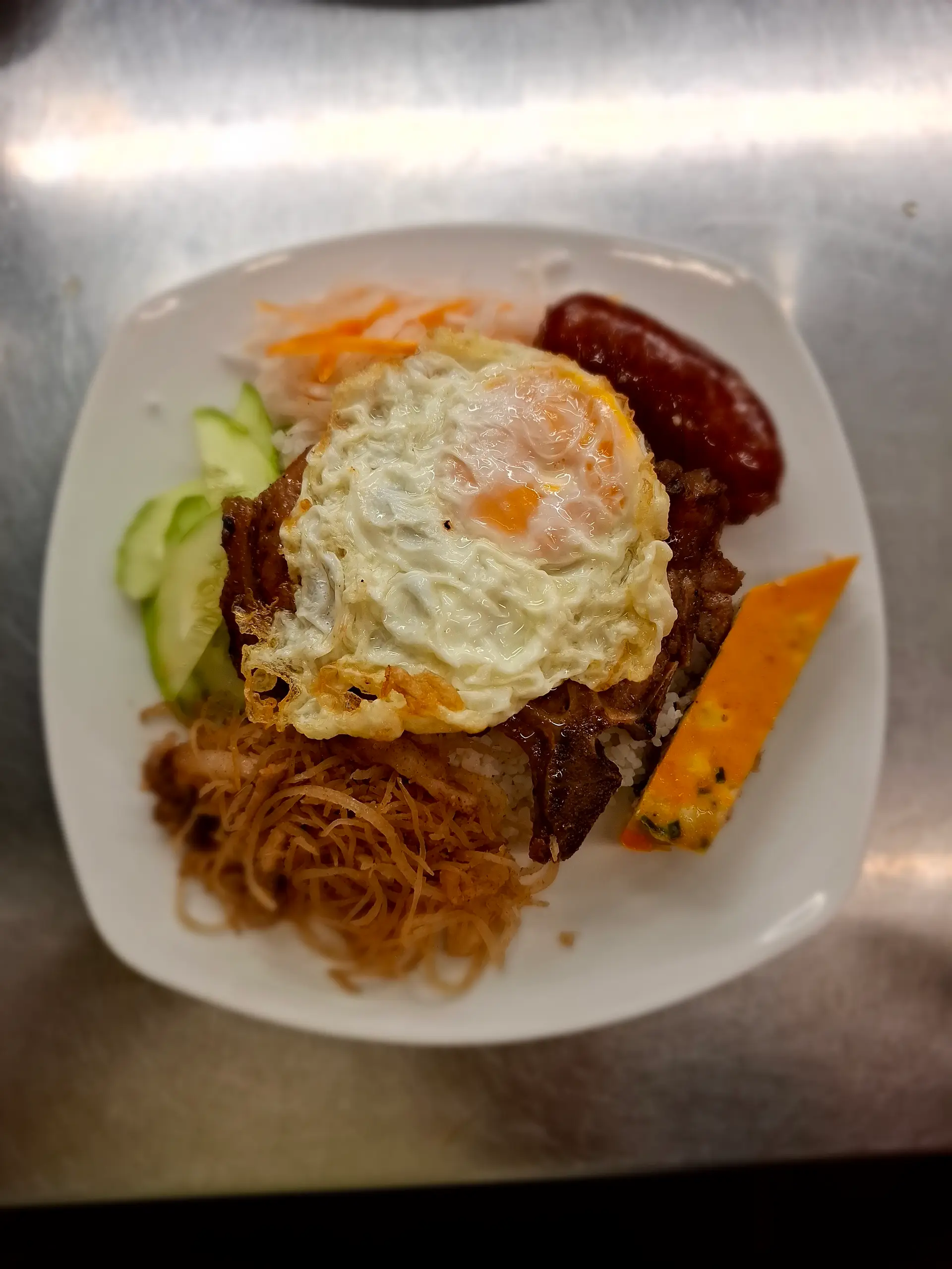 Hình ảnh cơm sườn đặc biệt