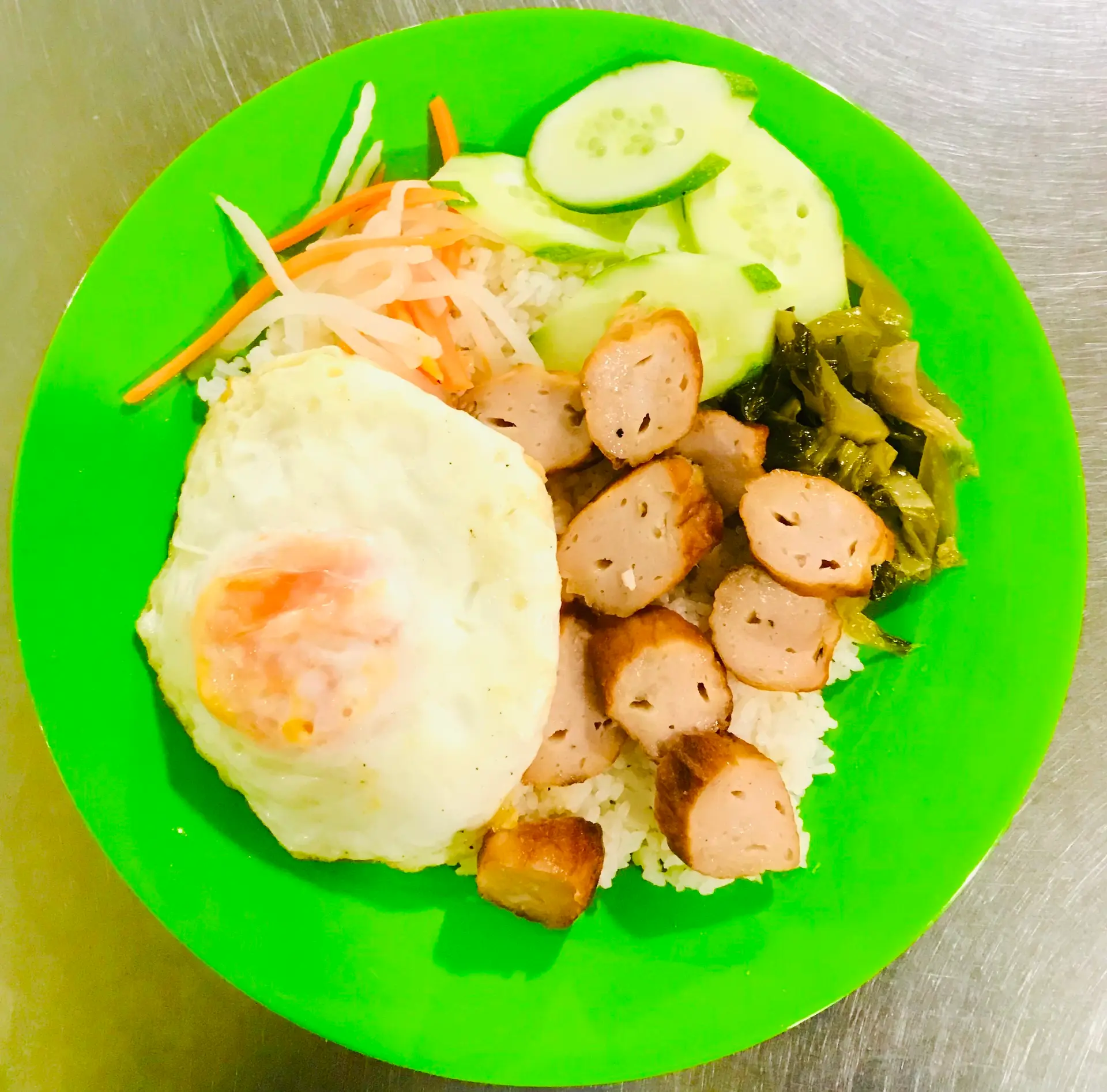 Hình ảnh Cơm Tấm Nem Nướng Trứng Ốp La