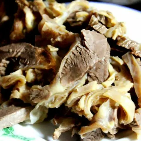 Hình ảnh Chén nạm thêm
