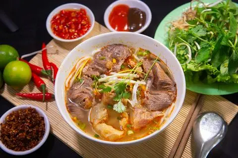 Hình ảnh Bún bò nạm gân