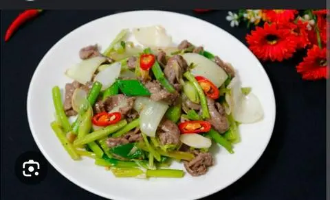 Hình ảnh Bò Xào Củ Hành Cần