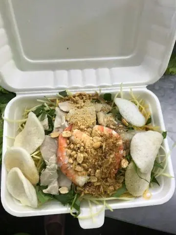 Hình ảnh gỏi đu đủ thịt nạc hộp lớn 