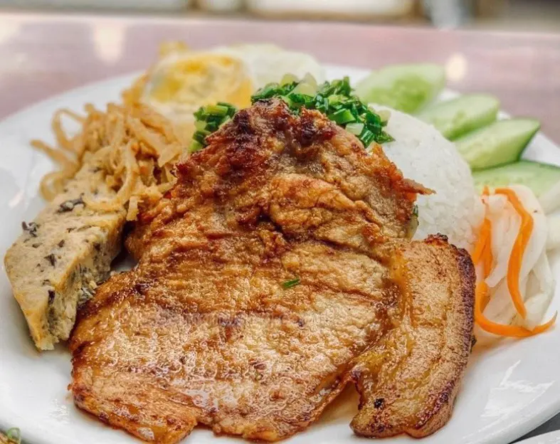 Hình ảnh Cơm sườn bì ốp La