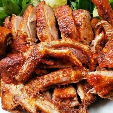Hình ảnh 1 con Gà Nướng Sốt Bản Đôn + 1 chai pesi 