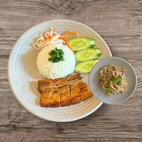 Hình ảnh Cơm tấm ba rọi nướng bì