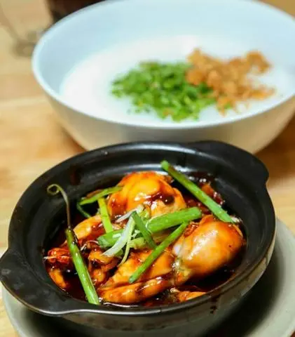 Hình ảnh 1 Cháo + 1 Con ếch Kho Sả + 1 Coca