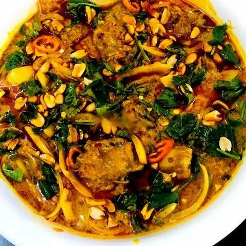 Hình ảnh Cà ri dê chay - bánh mì