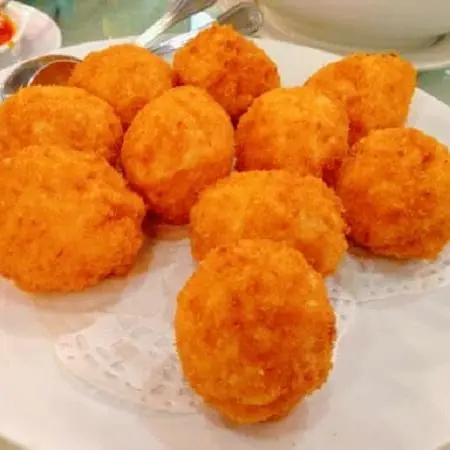 Hình ảnh Tôm Viên Chiên (10 Viên) Sẵn Kèm (Tương Ớt, Cà)