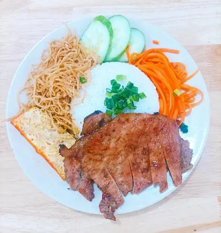 Hình ảnh Cơm tấm sườn bì chả