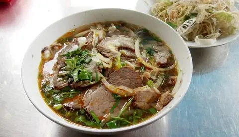 Hình ảnh Bún bò nạm gân
