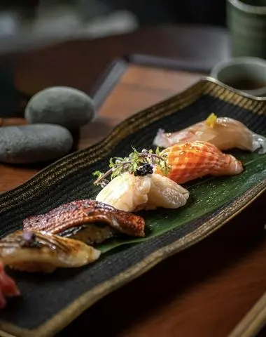 Hình ảnh Omakase nigiri sushi 5 loại
